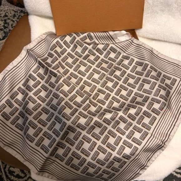 Square Scarf - Picture 1 of 1